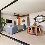 Exclusive 2-Bedroom Ph With Rooftop & Pool