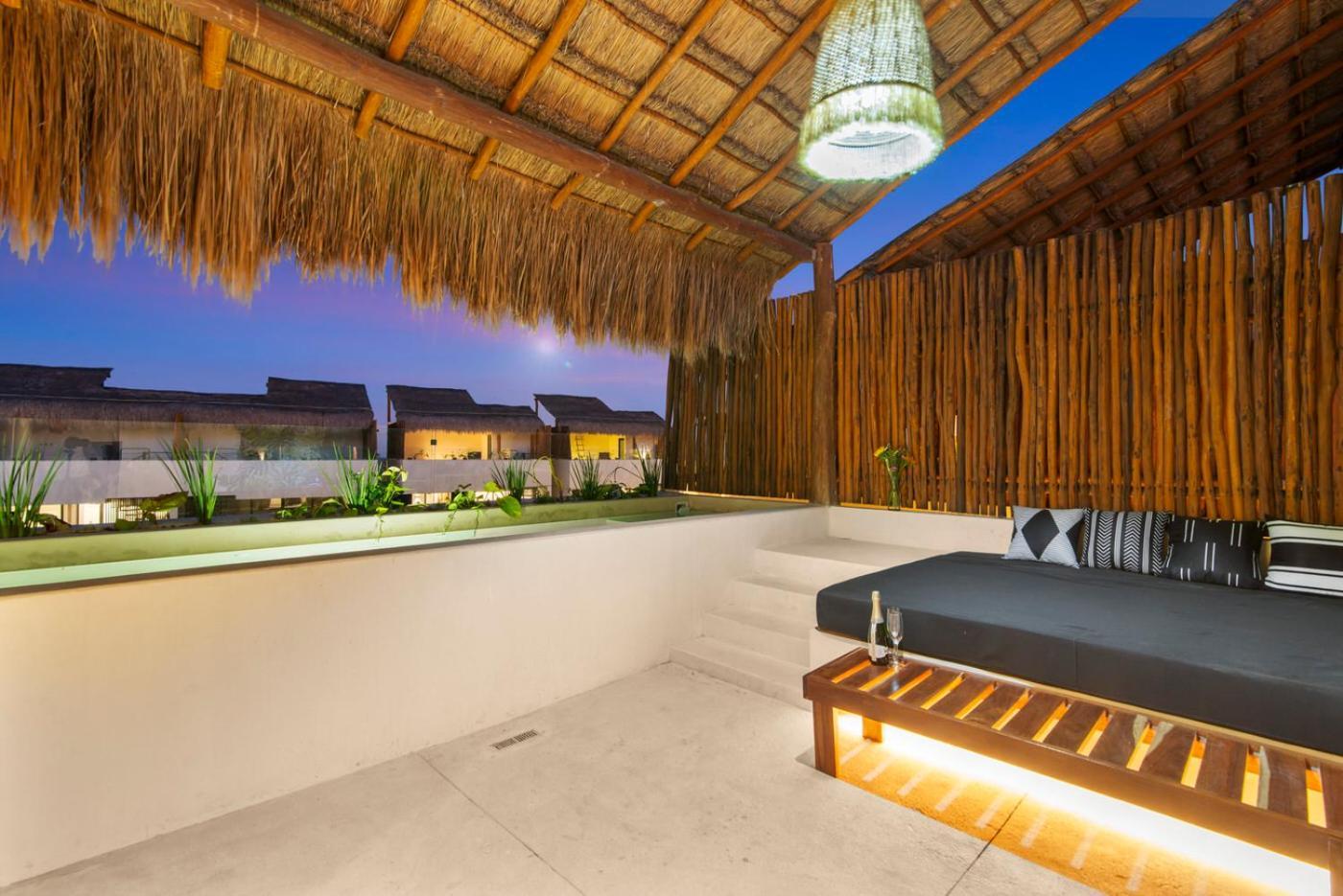 Exclusive 2-bedroom Ph With Rooftop & Pool Apartment