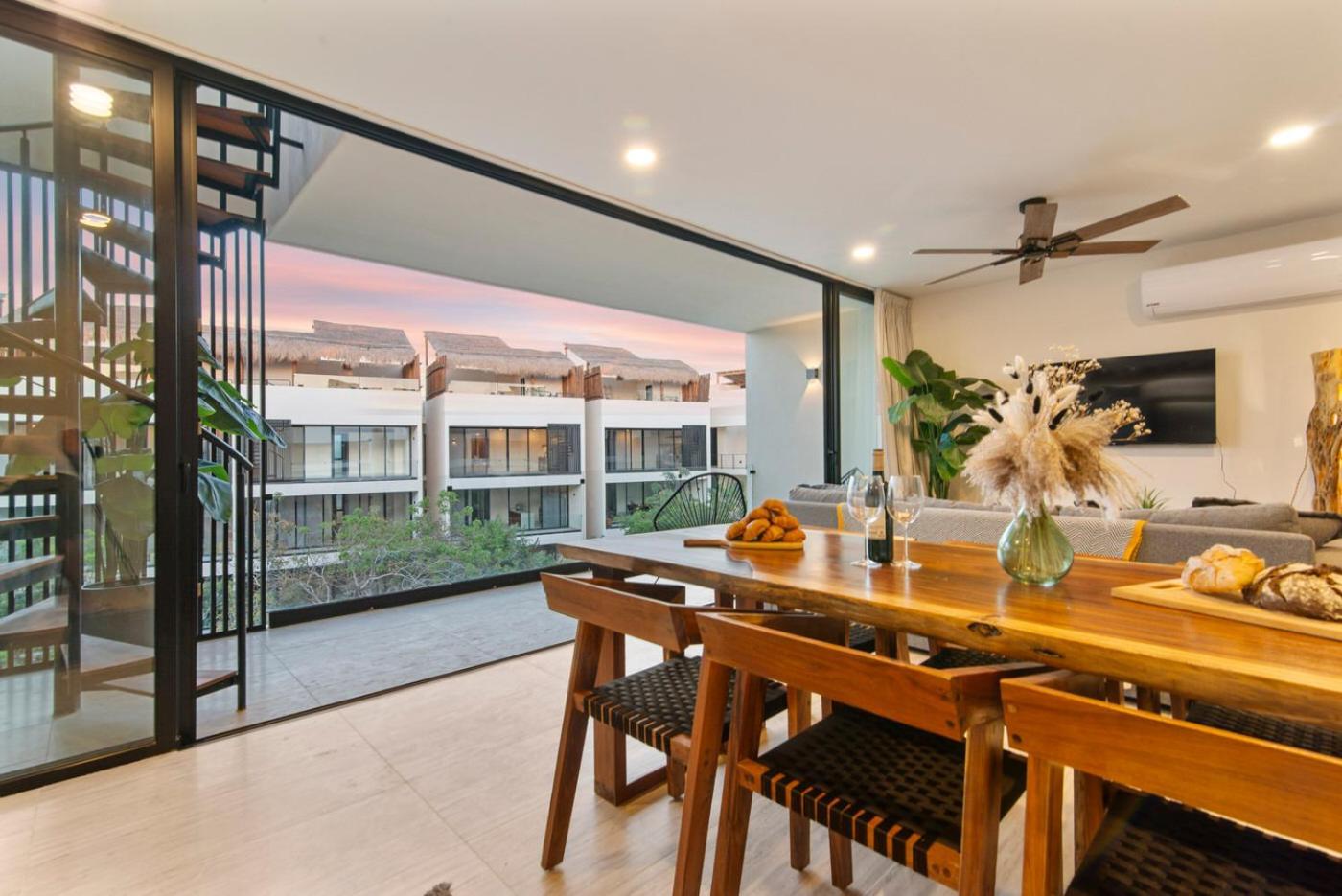 Apartment Exclusive 2-bedroom Ph With Rooftop & Pool